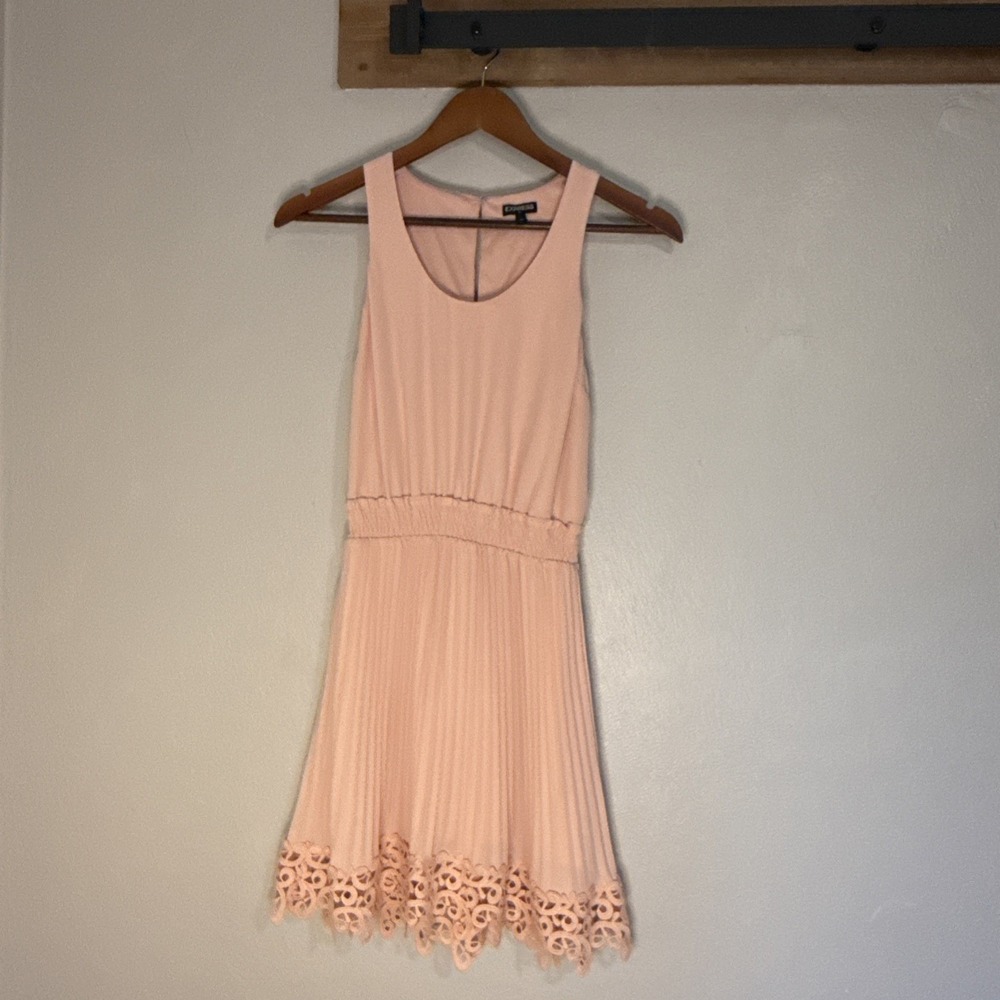 Express Dress Women's XS Peach Pink Pleated Lace Trim A Line Midi Sundress